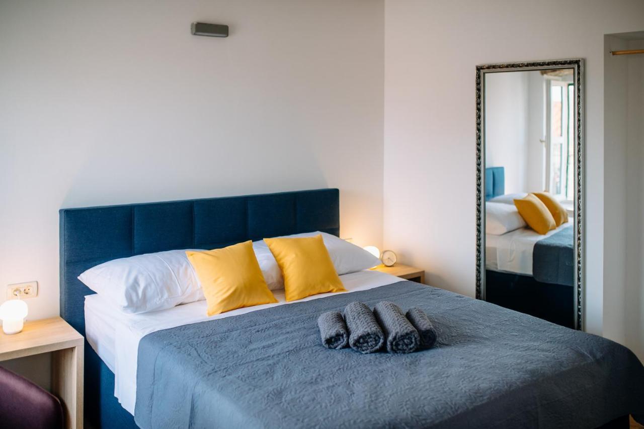 Art Deco Walls By Duhomes * Dubrovnik